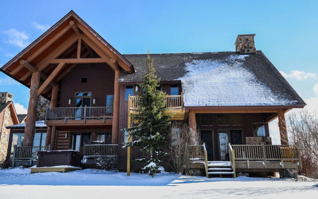 Glacier Paradise 5 Bedroom Townhome