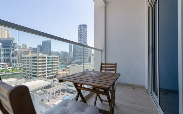Marina view Spacious studio Newly decorated Dubai Apartments