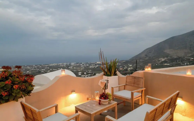 Themis Goddess Cave Suites