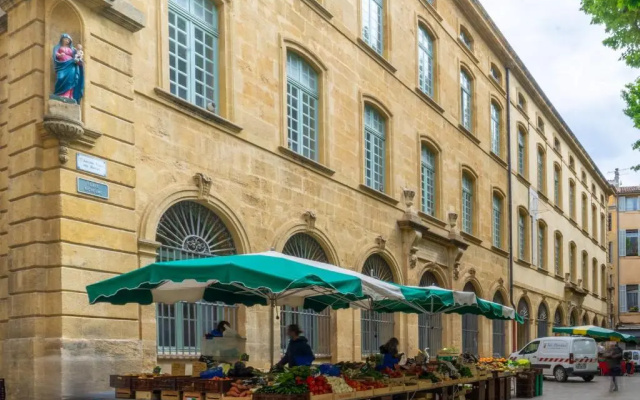 Charming studio in the historic district in Aix-en-Provence - Welkeys