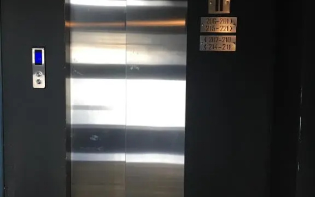 Mgzavrebi Apart Hotel Gh 4