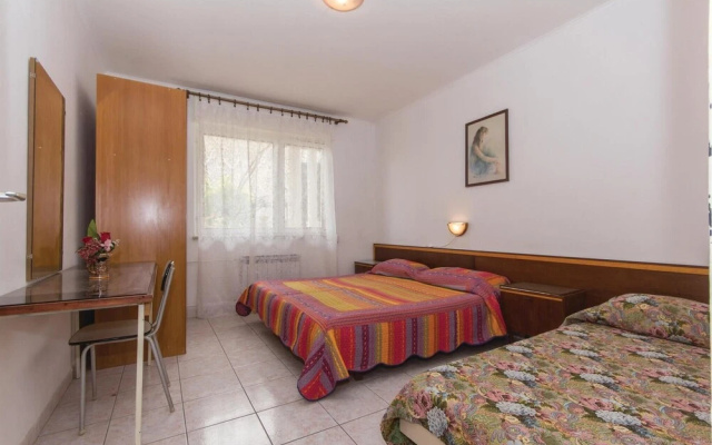 Amazing Apartment in Pula With 2 Bedrooms