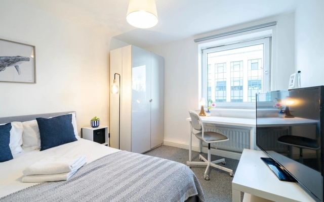 3-bed Apartment Near Hyde Park Leeds City Centre