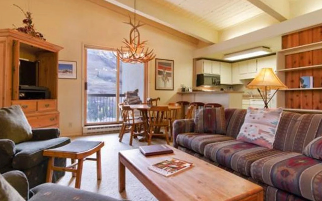 Storm Meadows Club C Condominiums