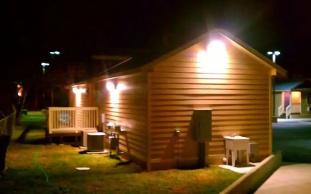 FieldHouse Inn