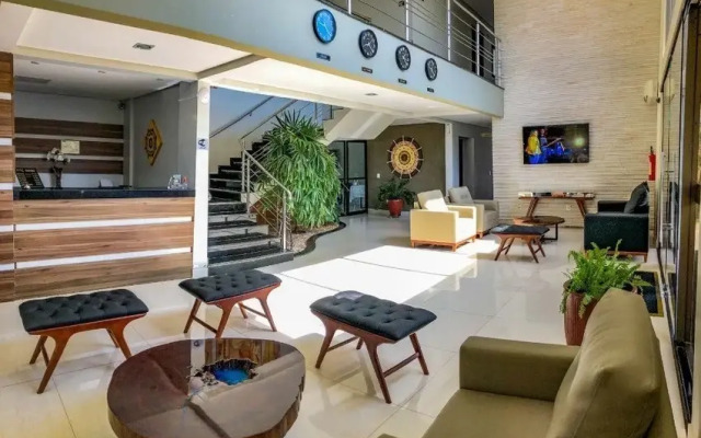 Gold Park Hotel .