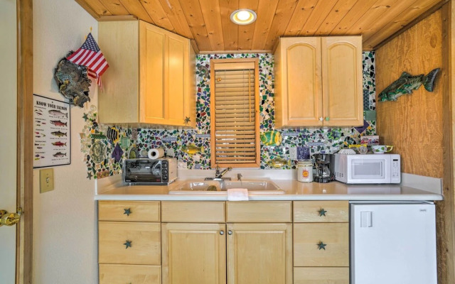 Serene Seldovia Cabin w/ Deck, Grill & Views!