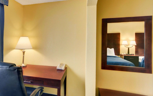 Quality Inn & Suites Grand Prairie South