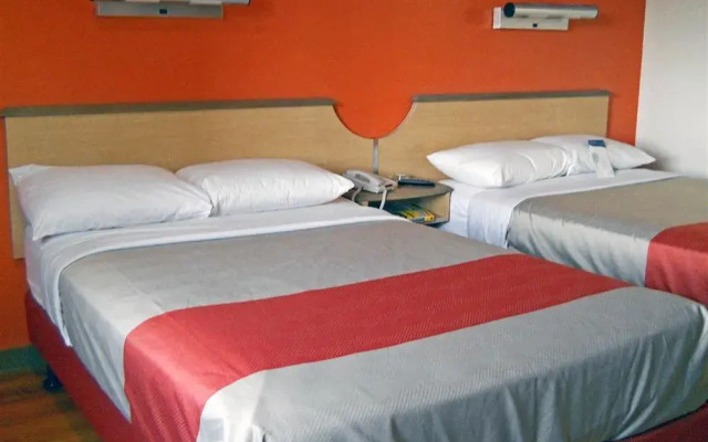 Red Roof Inn York