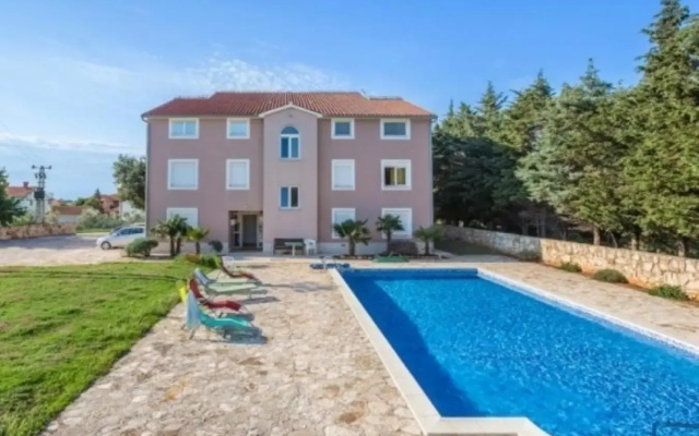Pool Medulin House