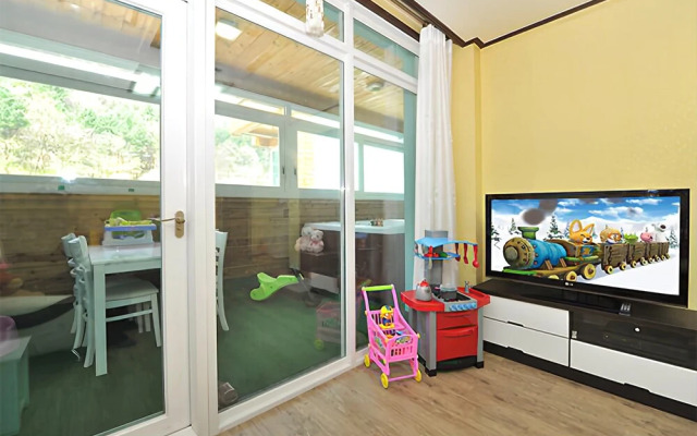 Gapyong Arno Kids Spa Pension