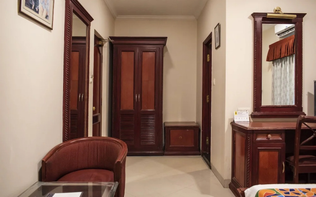 OYO 8198 Hotel Raj International