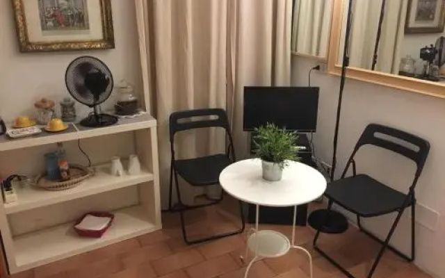 Small Navona Studio