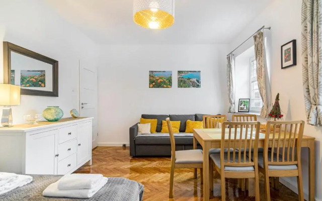 BillBerry Apartments - Four Lions