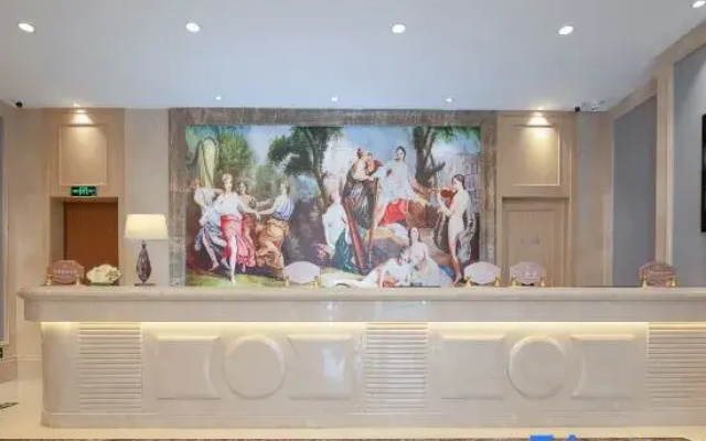 Vienna Hotel (Nanchang Shuanggang Subway Station Changbei University Town)