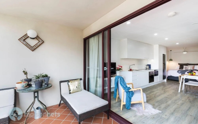 Studio Apt With Balcony & Parking in Surry Hills