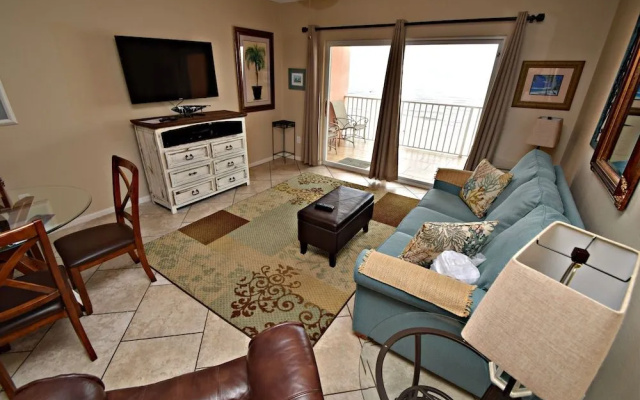 Tropic Isles 703 by RedAwning