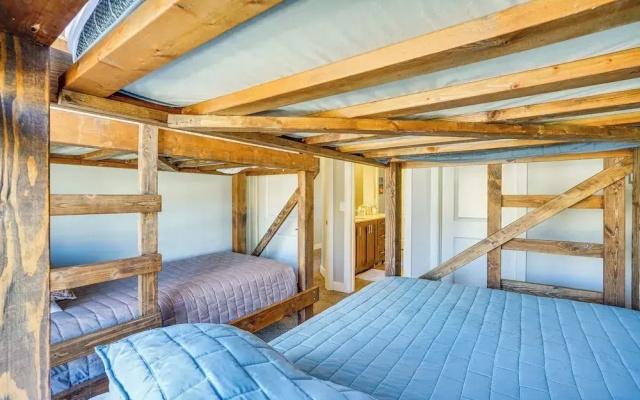 Moab Vacation Rental: Pool & Hot Tub Access!