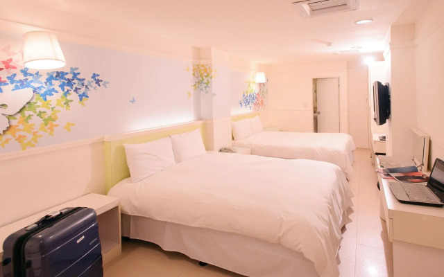 Kiwi Express Hotel - Zhongzheng