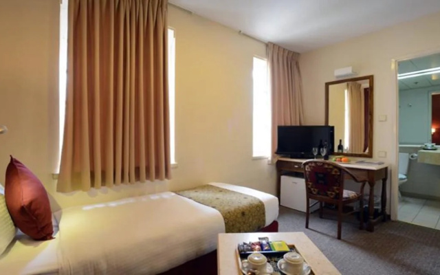 YMCA Three Arches Hotel