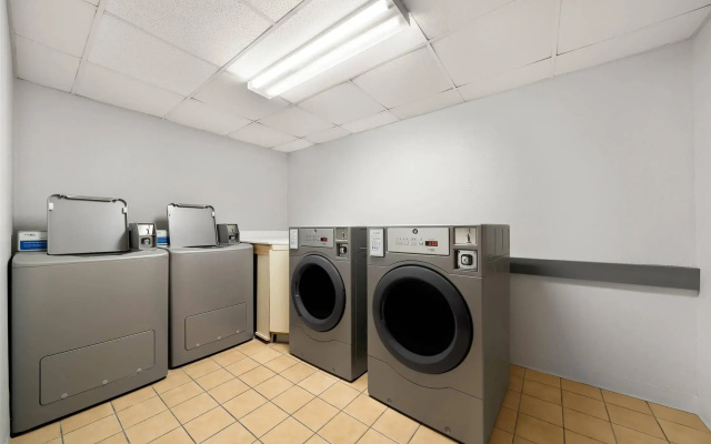 Suburban Studios, Kearney