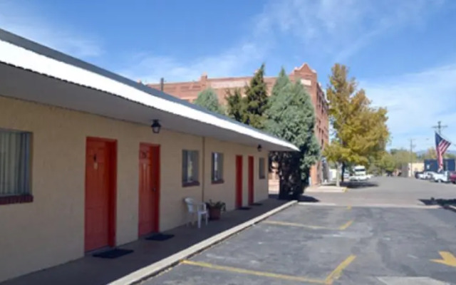 Riviera Inn