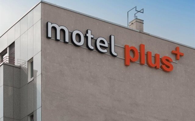 Отель Motel Plus Berlin вид на фасад