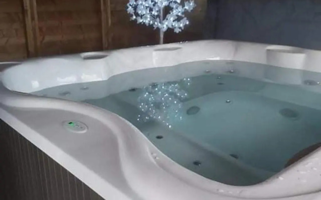 Gite Moderne Avec Acces Independant, Proche Centre-Ville Et Thermes, Terrasse Et Equipements Inclus - Fr-1-589-57