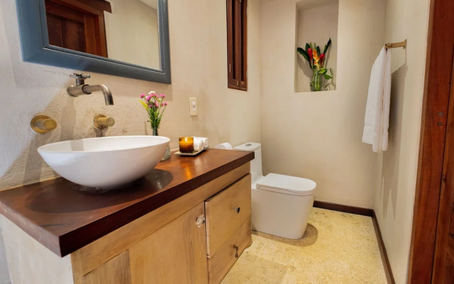 Luxury 5BR House W Jacuzzi & Pool