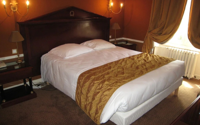 Logis Hôtel Les Maréchaux