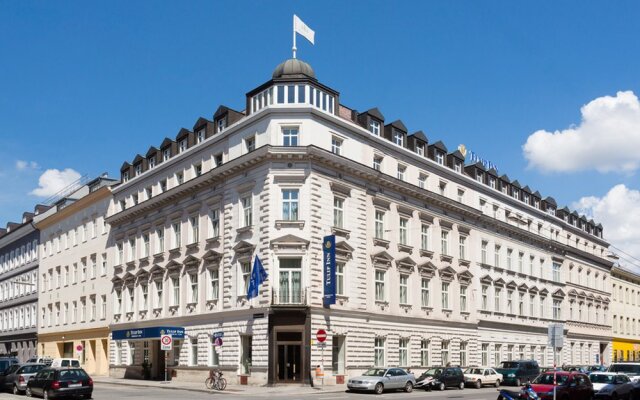 Отель Tulip Inn Thueringerhof Vienna Вена вид на фасад