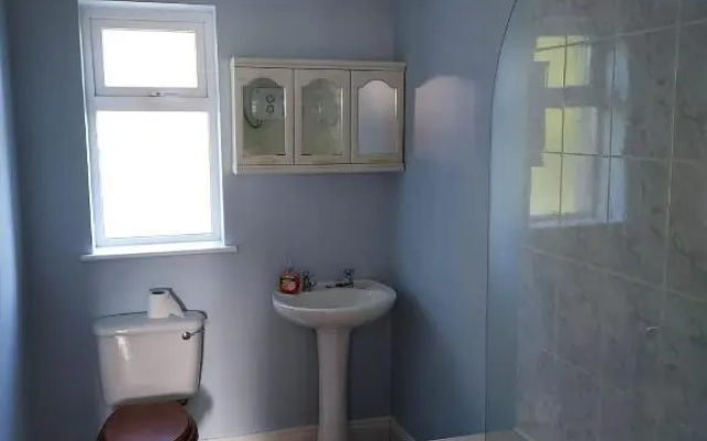 Two bed bungalow with sunroom and stunning views