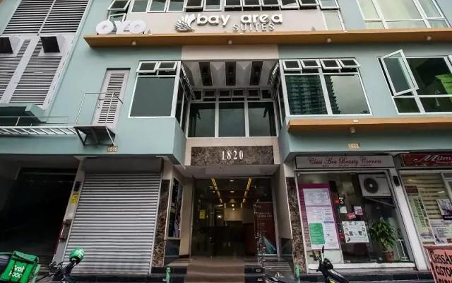 Oyo 207 Bay Area Suites Near Philippine General Hospital
