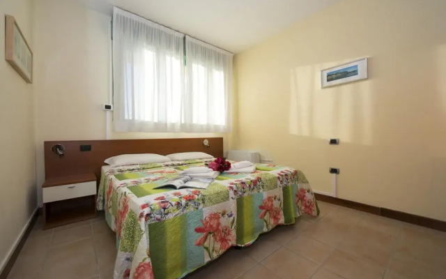 Porto Letizia P12