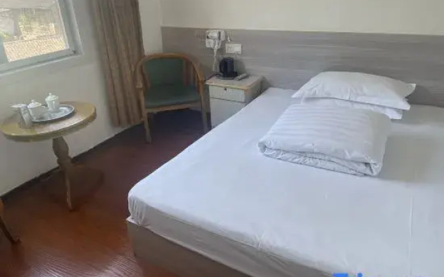 Huayuan Hotel