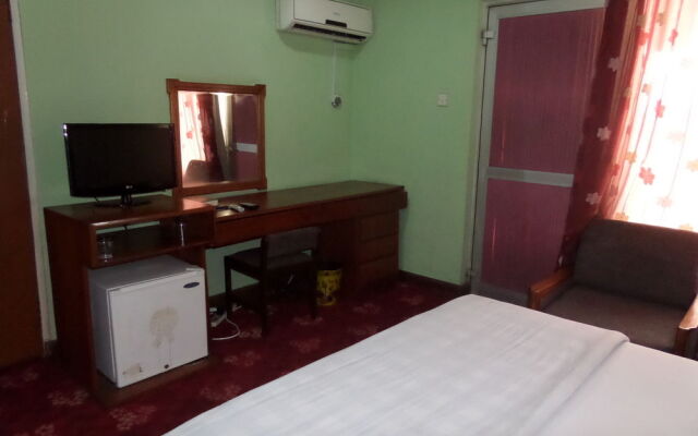 Excellence Hotel