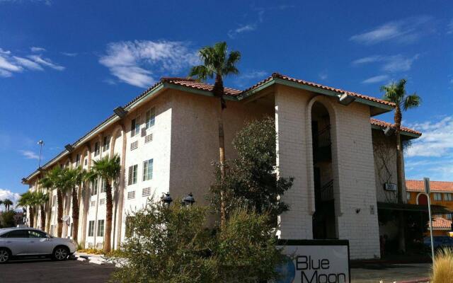 Отель Blue Moon Resort Las Vegas США, Лас-Вегас - отзывы, цены и фото номеров - забронировать отель Blue Moon Resort Las Vegas онлайн вид на фасад