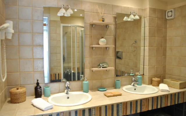 Pende Traditional Luxury Villas