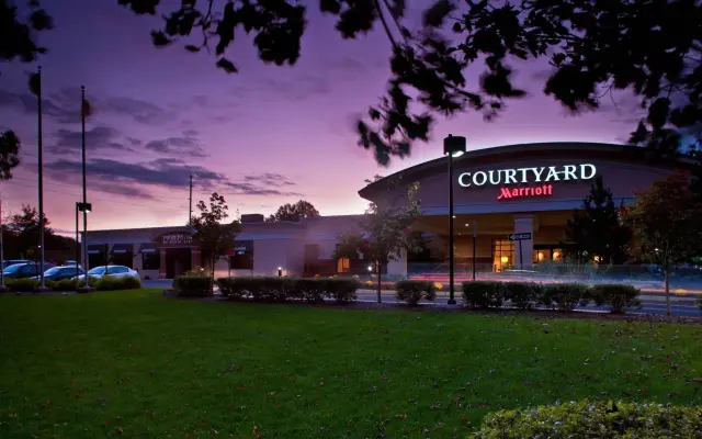 Courtyard by Marriott Montvale