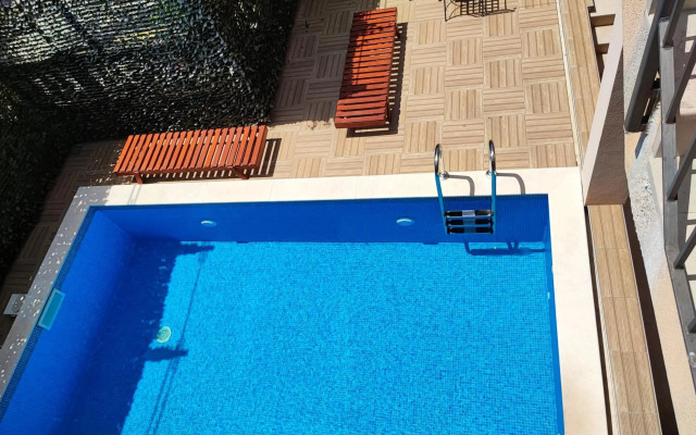Villa Vista Real