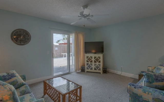 Beach Therapy Apartment 2 Bedroom