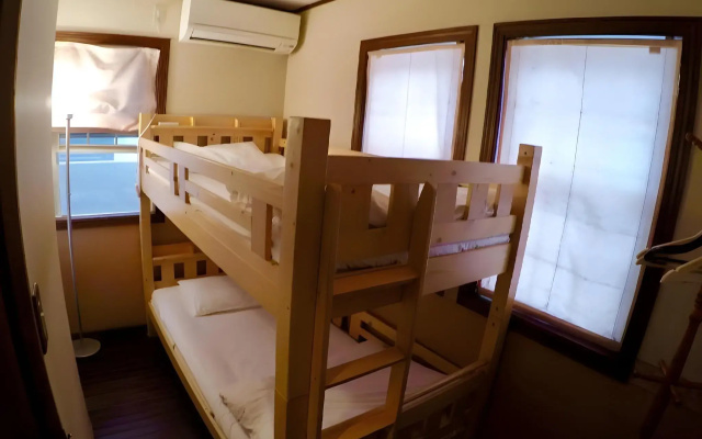 Iza Kamakura Guest House & Bar - Hostel