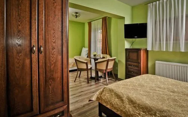 Hotel Modrzewiówka