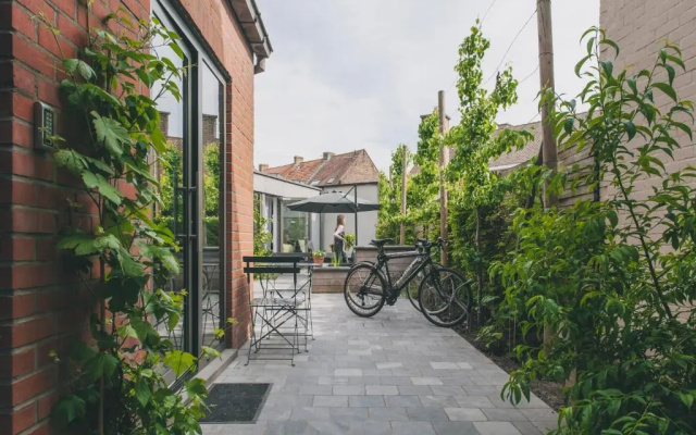 Het Oplaadpunt bed, bike, hike, 4-8 p