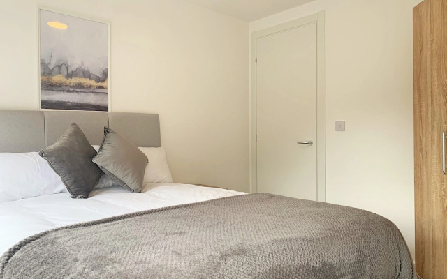 Top Floor - Serviced Apartments