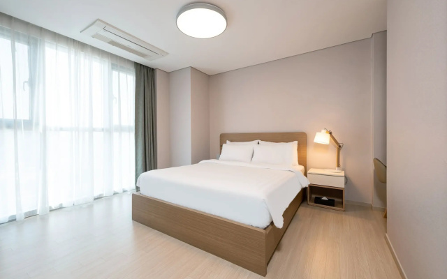 Golden Tulip Incheon Airport Hotel & Suites