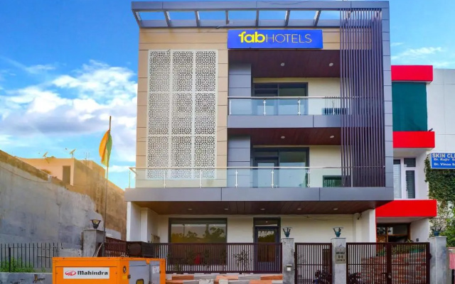 FabHotel The Premium Suits