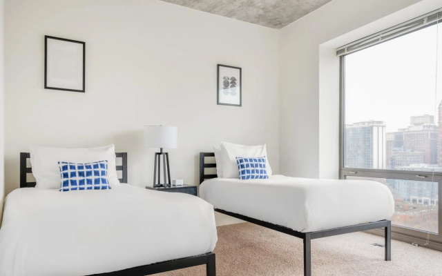 Chicago | Heavenly 2BD/2BA South Loop Apartment