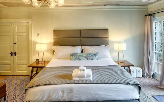 The Present Hotel