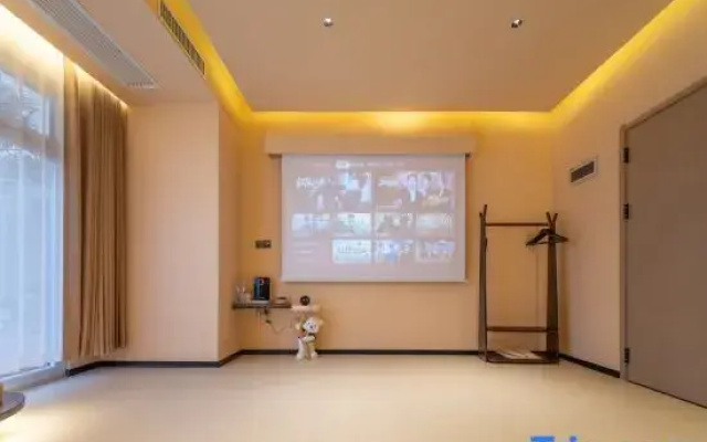 Muxi Lakeview Panorama Homestay（Zhongwei Shapotou Water Town Branch）